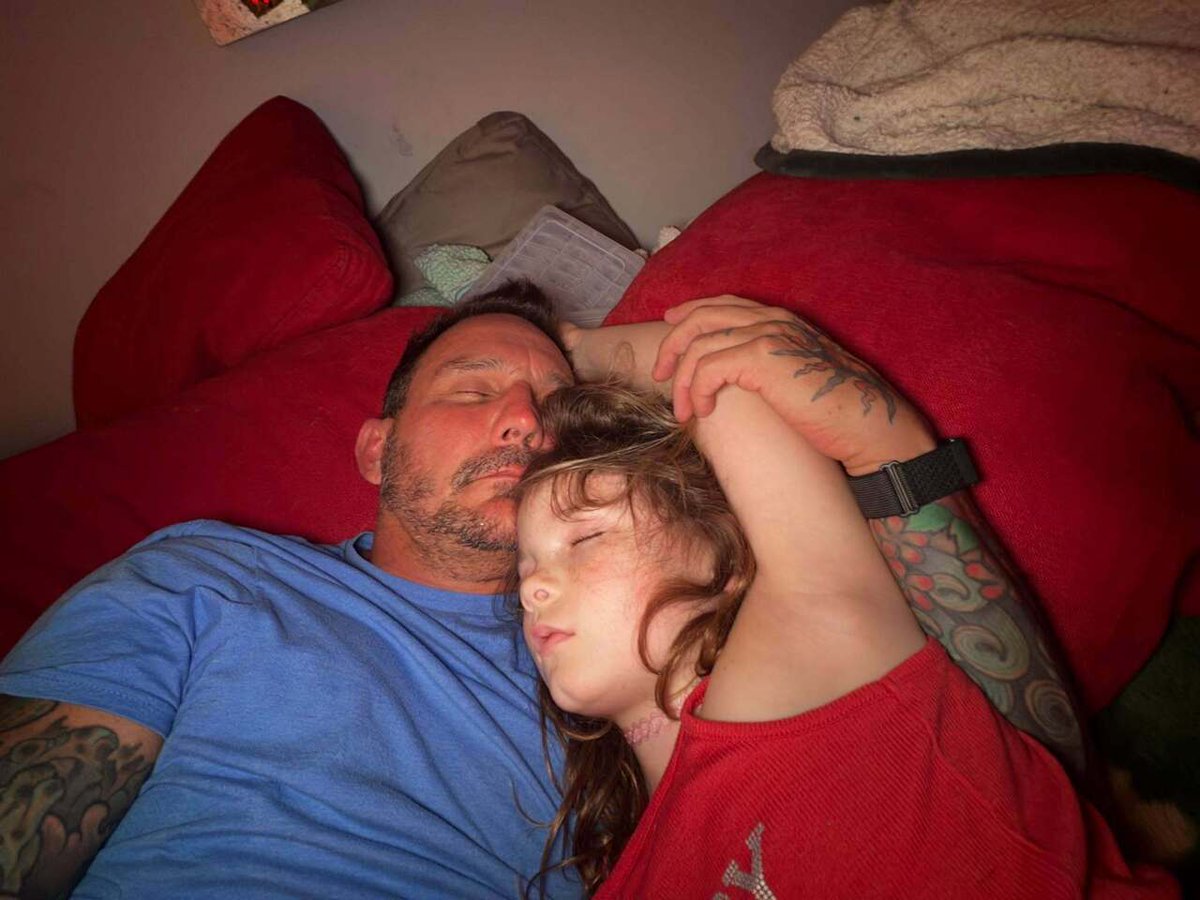 5 years in between. Still falls asleep on “Dada.”

#lifeofkai instagr.am/p/DVm7sbqmdp3/