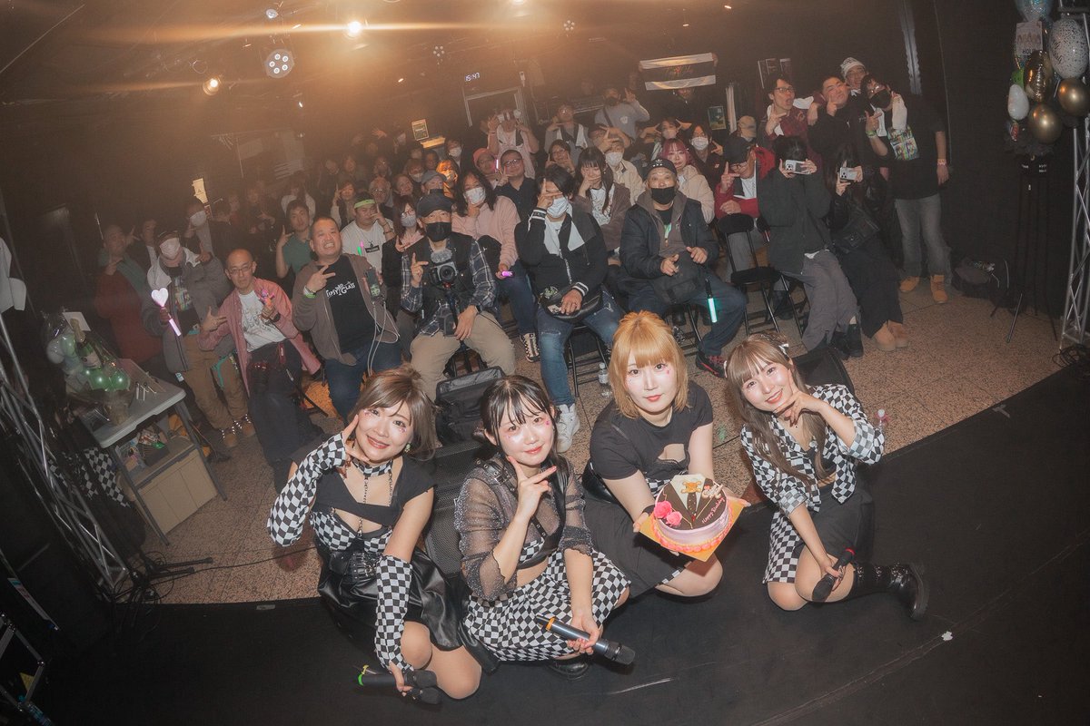 Tipsy946asuka's tweet photo. 2026.3.7 dramaqueen vol.9
ありがとうございました💚🩷💛🤍💙

荒天にも関わらず、沢山のお客様に足を運んでいただきました😭
みんな本当にありがとうねえ〜😭

楽しんで頂けましたか？？？

まなてぃデビューの嬉しさと
まいまい休止前ラストの寂しさで感情は忙しいし、

久々のライブで裏側はてんてこまいで、演者・スタッフの皆様には大迷惑をおかけしました💦誰1人嫌な顔せず、良きイベントにするために一生懸命サポートしてくださって、本当にありがとうございました！

まいまいが言うように私かなりのへなちょこなので、昨日ほぼ何もしていないんですが笑
なんか、、、すごくいいイベントだったのでは…！って思ってます！！！！！

全員大好き！！！！！

ベストショットだなーと思ったのがまいまいとほぼ同じだけどおんなじの載せちゃうんだからっ⁽⁽◝( ˙ ꒳ ˙ )◜⁾⁾♫

📸@pomumaru24