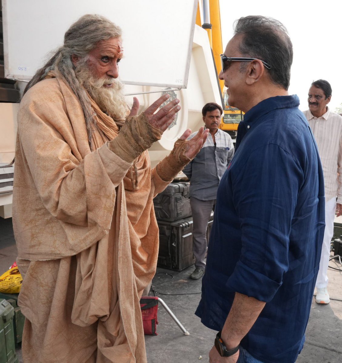 _MovieVerse's tweet photo. #YugiSethu Recent 🔥
- #KamalHaasan sir is reportedly the highest-paid actor in India, receiving ₹150 crores for #Kalki 2898 AD.
- When I mentioned this to him on his birthday, he immediately introduced me to the film’s producer, #AswaniDutt.
- As I thanked him, he gently corrected me, saying it was actually for 10 days, not 20.
#Kalki2 #Prabhas