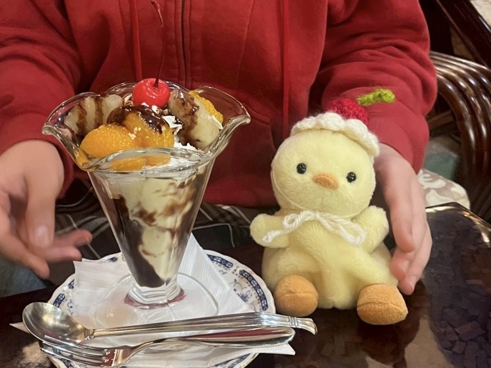 KasteraHighway's tweet photo. さくらんぼ帽子のおでかけ記録🍒 https://t.co/oR4tOcRAGJ