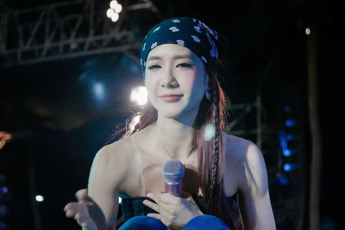 น่ารักมาก ง้วนๆกลมๆของหม่าม๊า 🤌🏻

#Jorin4EVE 
#pattayamusicfestival2026x4EVE