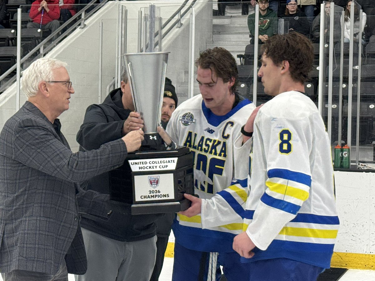 Ice Time College Hockey West tweet media