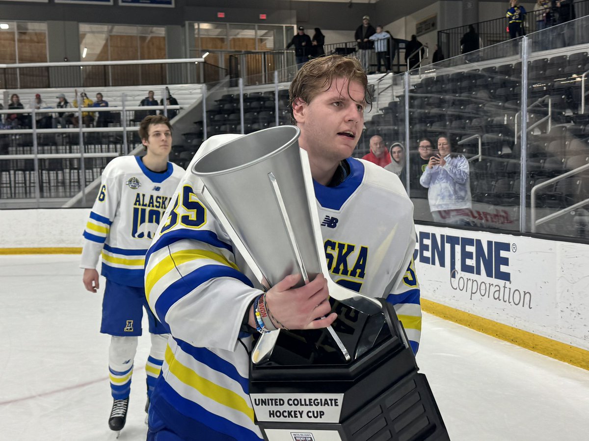 Ice Time College Hockey West tweet media