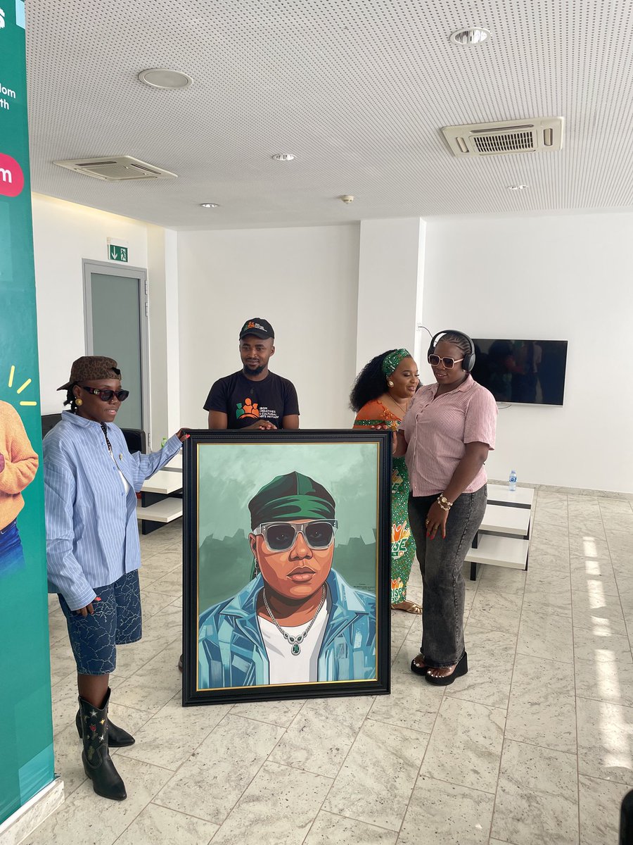 Preshbrooms's tweet photo. For Women’s day, An opportunity was given to us to showcase our talent.
It was good to have you in Akwa Ibom 
Thank you @TeniEntertainer for the amazing light you shine on women when you drop melodies. 

#InternationalWomensDay #InternationalWomensDay https://t.co/wAvlbWVWpa