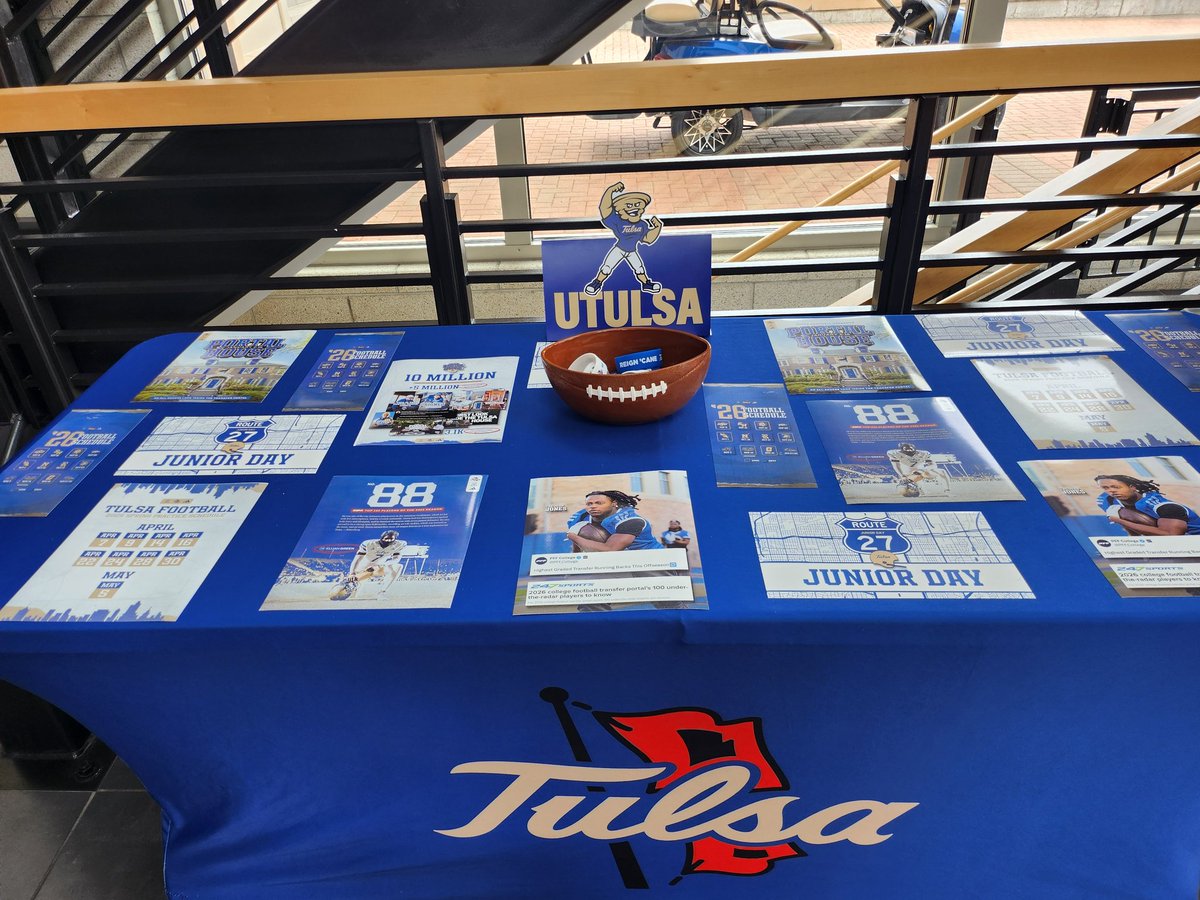 MoNelson0130's tweet photo. Is this home? 🤔🤷🏾‍♀️
#Junior Day
#TU
#Recruiting Season
#Yes I'm back in Oklahoma https://t.co/JhlIs4UwCv