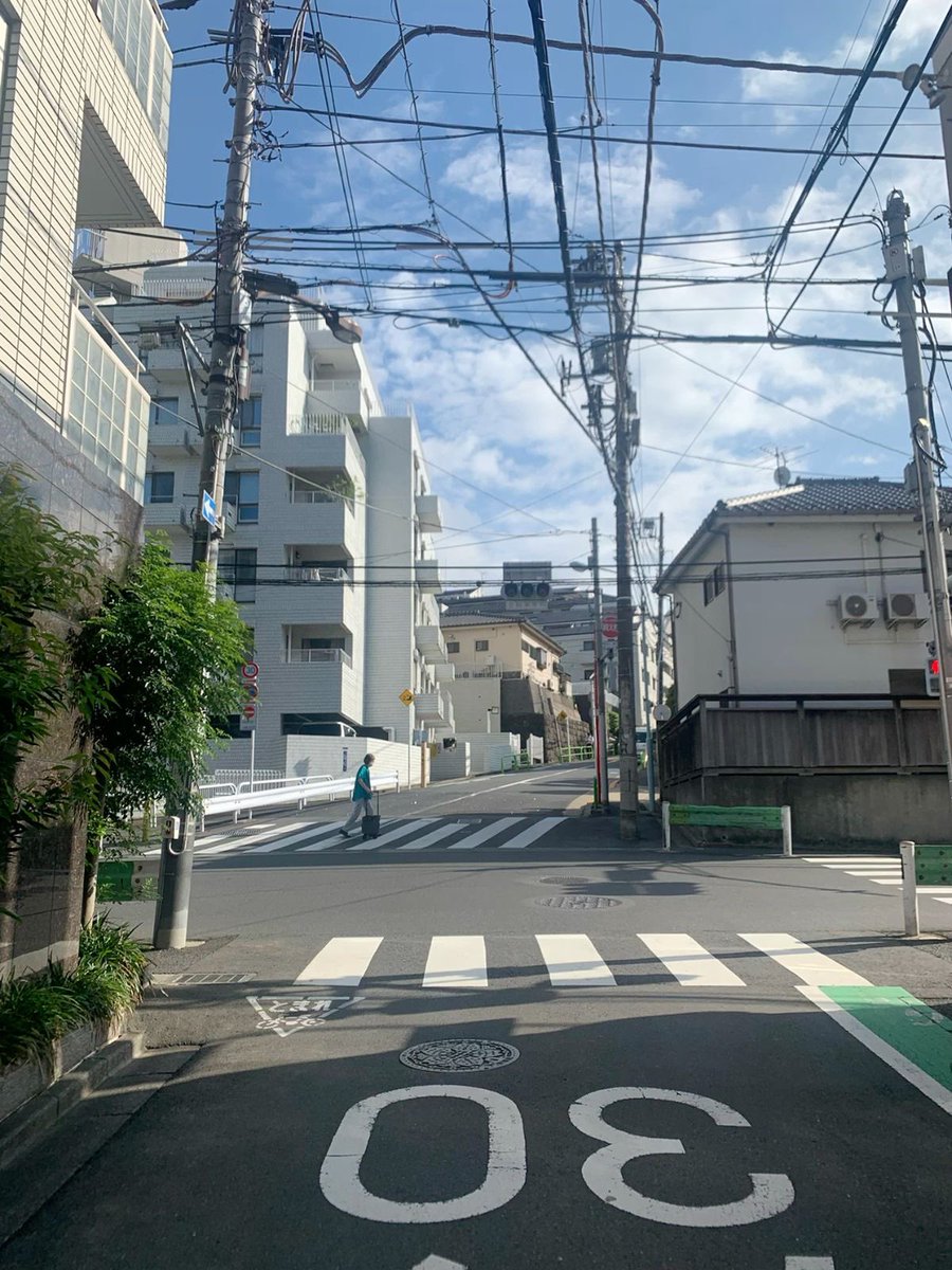 lassybees's tweet photo. streets of japan https://t.co/EOn96cgm8T