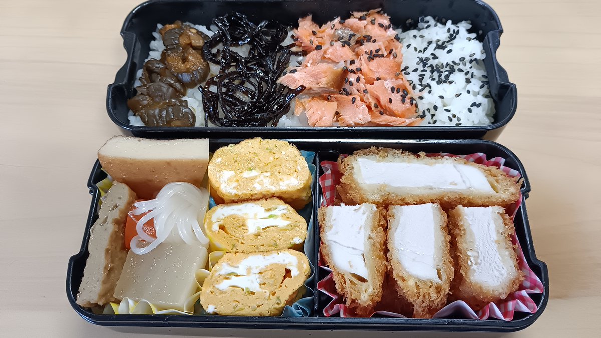 #お弁当作り楽しもう部
#お弁当記録
#お弁当
嫁さんのお弁当作り🥰
#とんかつ弁当
いつもの惣菜Cに感謝🙇!
#卵焼きネギ入り
自家製
#プチおでん
そして毎度おなじみのメンバーが
ええんです😂😂😂
いってらっしゃい！