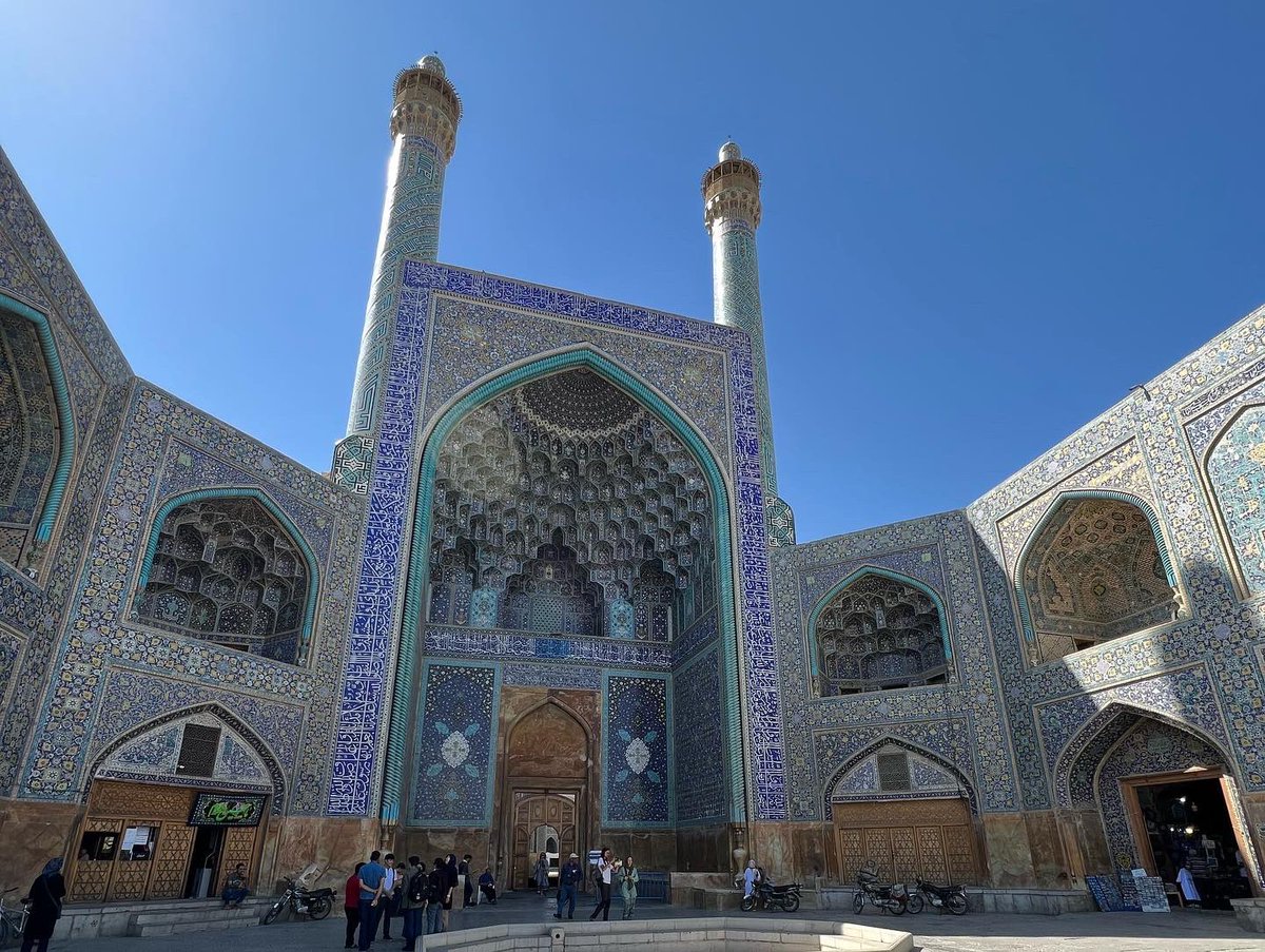 Saherb1's tweet photo. Now Isfahan is being bombed. These ancient landmarks are older than the countries bombing them. Unfortunately there is no one to stop this madness. 

Photos from August 2022 — Isfahan https://t.co/gx0wz0WkXi