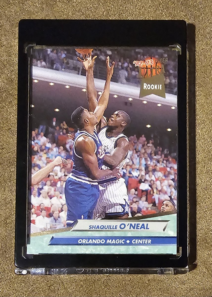Haven't done this in a while but here we go. Give away #121. 

One winner will get this 1992-93 Fleer Ultra Shaquille O'Neal RC. 

Just follow, like, and retweet. 

Winner will be picked Sunday night 9pm EST. I'll DM and arrange shipping. No cost. Good luck. 👍