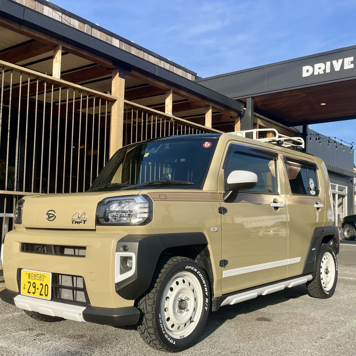 MOSSY_Daddy_PMC's tweet image. ふと思ったんだけど、
ダイハツタフトの社外マフラーを装着している方って、結構いるんだろうか？
Spiegelや柿本改ブランドで出ているらしいけど、
オートマ車の軽ターボ車サウンドって聞いたこと無いから、一度聞いてみたいなあ。
#ダイハツタフト
#DAIHATSU
#TAFT
#タフト好きな人と繋がりたい