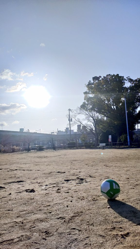 naototoon's tweet photo. 目指せリフティング30回⚽️ https://t.co/IKhUl3Tzaf