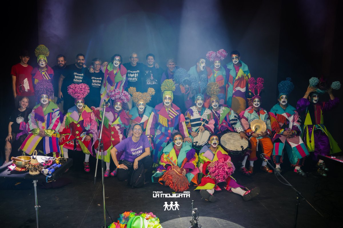 Gracias a toda la gente que rodeó a la murga este año, quienes estuvieron cada noche, en cada escenario, en la bañadera, o donde sea.

Nos vemos el 22 de julio con otro espectáculo “Los inadaptados con relaciones” en la sala Adela Reta.

Con o sin marcha camión pero cantando 🫂🔗