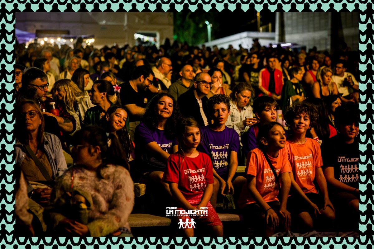 MurgaLaMojigata's tweet photo. Gracias a toda la gente que rodeó a la murga este año, quienes estuvieron cada noche, en cada escenario, en la bañadera, o donde sea.

Nos vemos el 22 de julio con otro espectáculo “Los inadaptados con relaciones” en la sala Adela Reta.

Con o sin marcha camión pero cantando 🫂🔗 https://t.co/dtvMQgBW1F