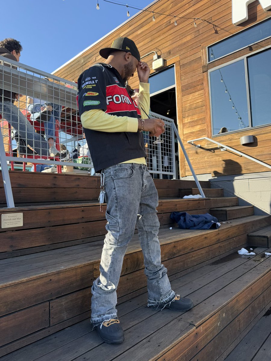 PhantomMBE's tweet photo. Been a minute but I still pop it here and there. 🥂 https://t.co/OgYNyBDixK