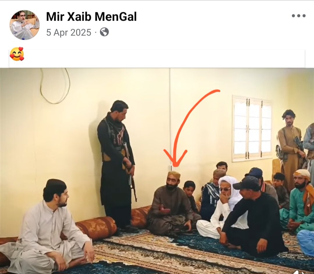 BaluchistanFact's tweet image. فیکٹ چیک | ✅

یہ سب کلپ مذکورہ شخص (نثار مینگل) نے خود شئیر کررکھیں ہیں جوکہ دو دہائی سے سردار اختر کا گارڈ ہے
اگر آپ کو بلوچستان جنگ کا ککھ کا پتہ ہوتا تو ضرور جانتےکہ نا سیاستدان اتنے سادہ کہ جنگجو کو گارڈ رکھیں نا جنگجو اتنے پاگل کے گارڈ بنکر FB پر مشہوری کریں
👇🏻
#Balochistan