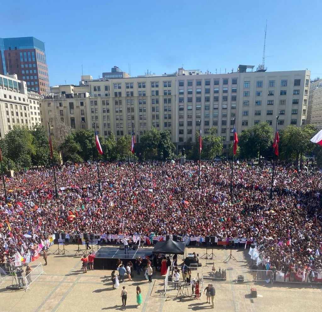 Desde el sur de #Chile agradecemos la siempre democracia ejercida en nuestra sociedad. Gracias a nuestro presidente <a href="/GabrielBoric/">Gabriel Boric Font</a> por todas las gestiones en nuestra nación.