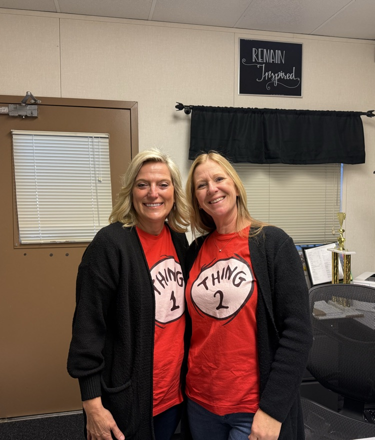 JulieCroy11's tweet image. Celebrating Read Across America Week at Loma Vista Elementary💜💛#weareBUSD #lvpride