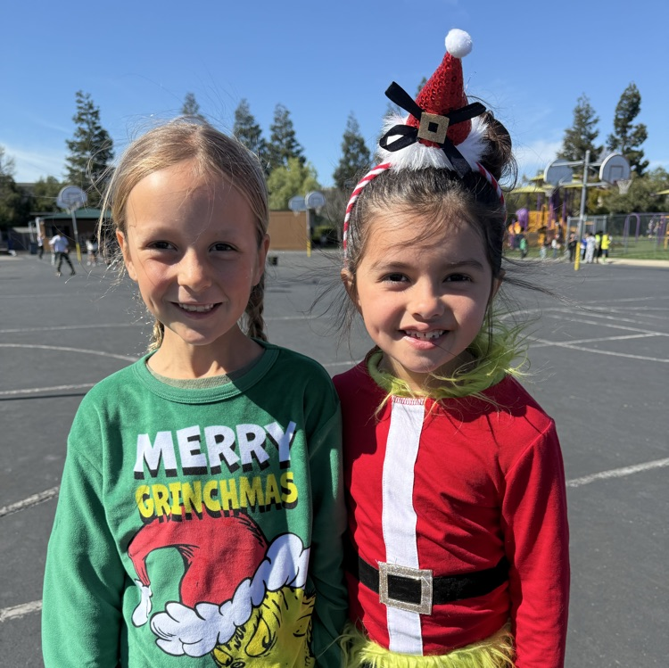 JulieCroy11's tweet image. Celebrating Read Across America Week at Loma Vista Elementary💜💛#weareBUSD #lvpride