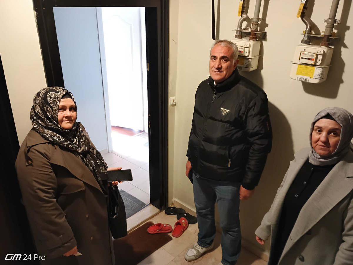 aksariyer's tweet photo. 📍 Bahçeköy Merkez

Ramazan ayının manevi ikliminde teşkilatımızla birlikte komşularımızla gönül köprüleri kurmaya devam ediyoruz.
Gerçekleştirdiğimiz hane ziyaretlerinde komşularımıza hayırlı Ramazanlar diliyoruz.

Sarıyer’de
#BirOlmakRuhumuzdaVar
@akpartiistanbul https://t.co/r8HVVm1U7T
