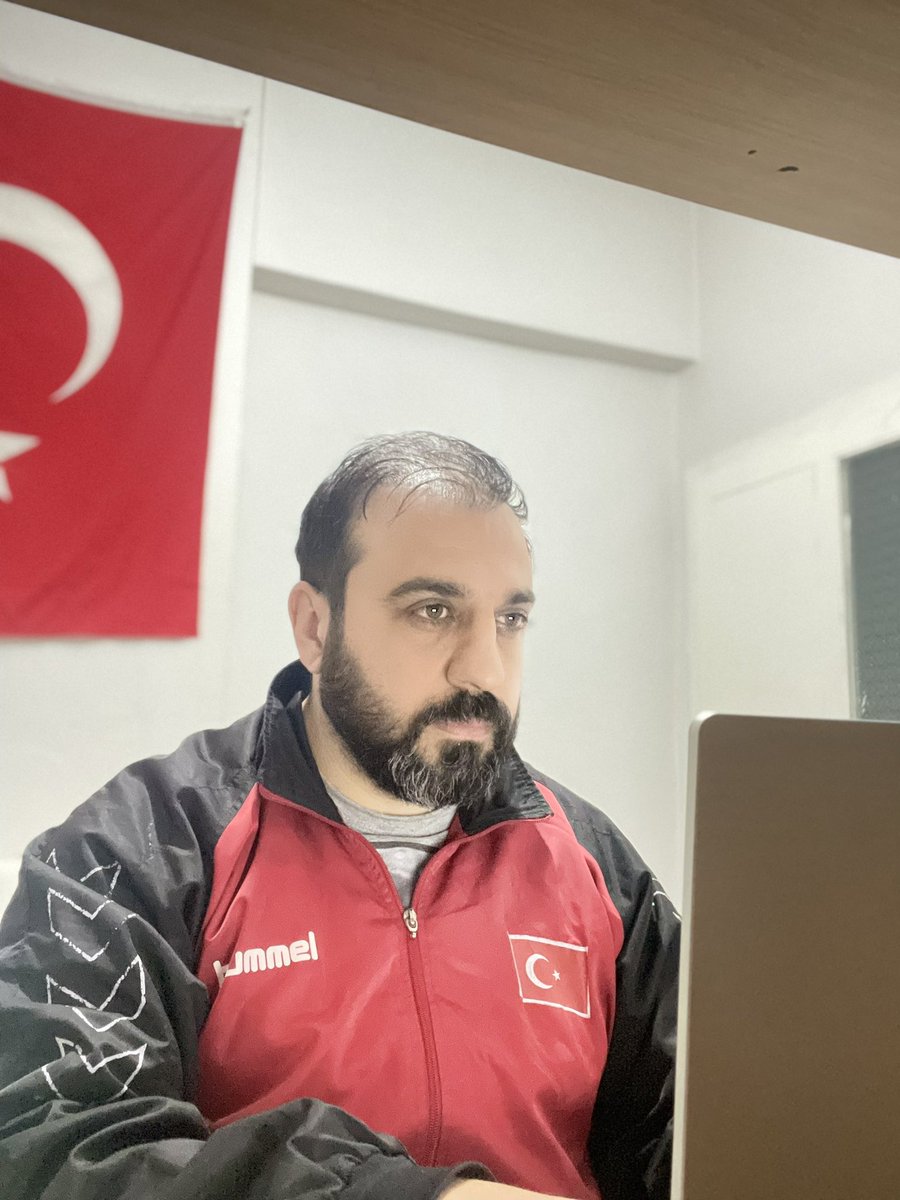 gunayyay's tweet photo. "Zorluk, kolaylığın doğum sancısıdır," https://t.co/Fq688abqCt