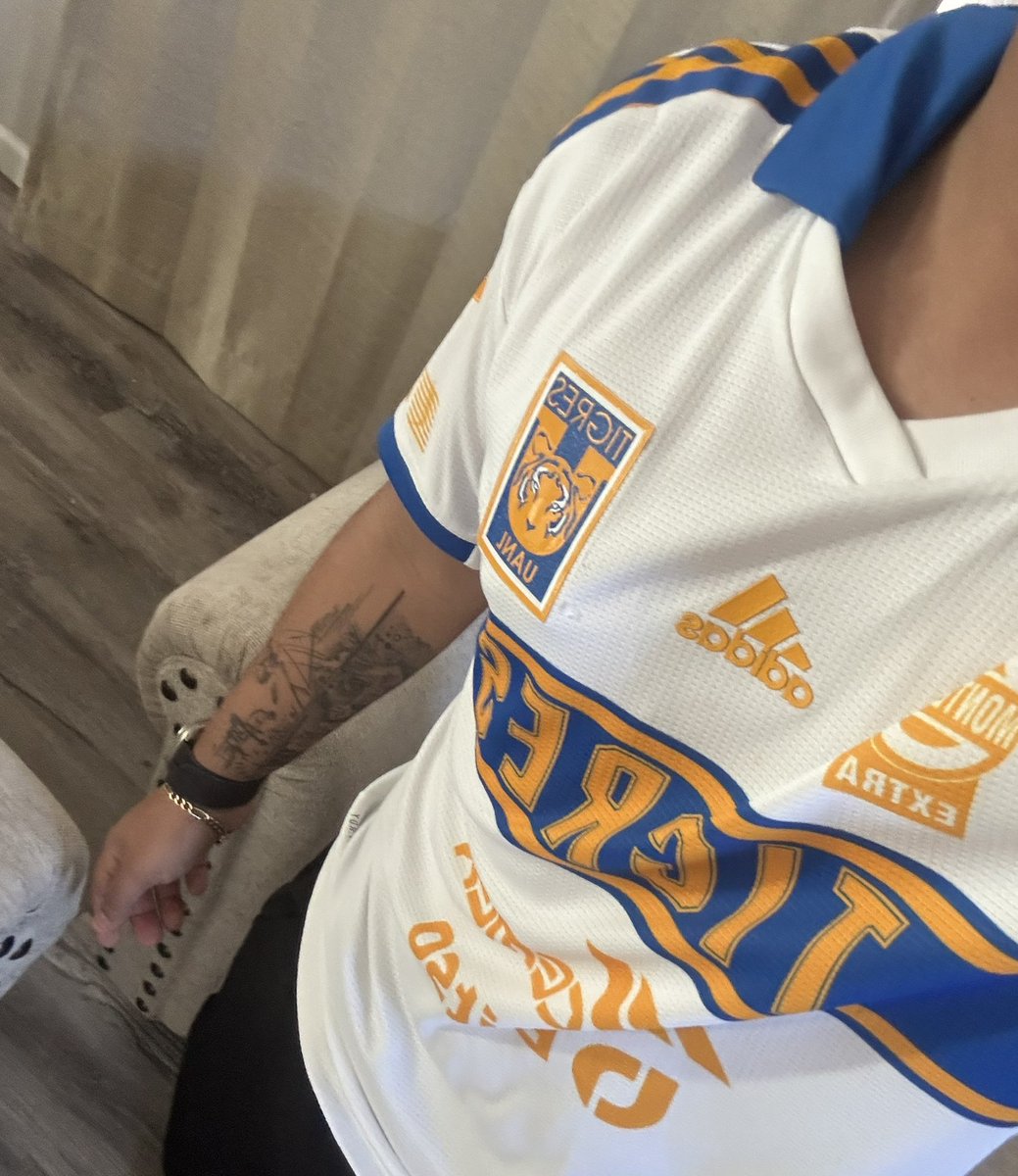 Caarmonaﾂ tweet media