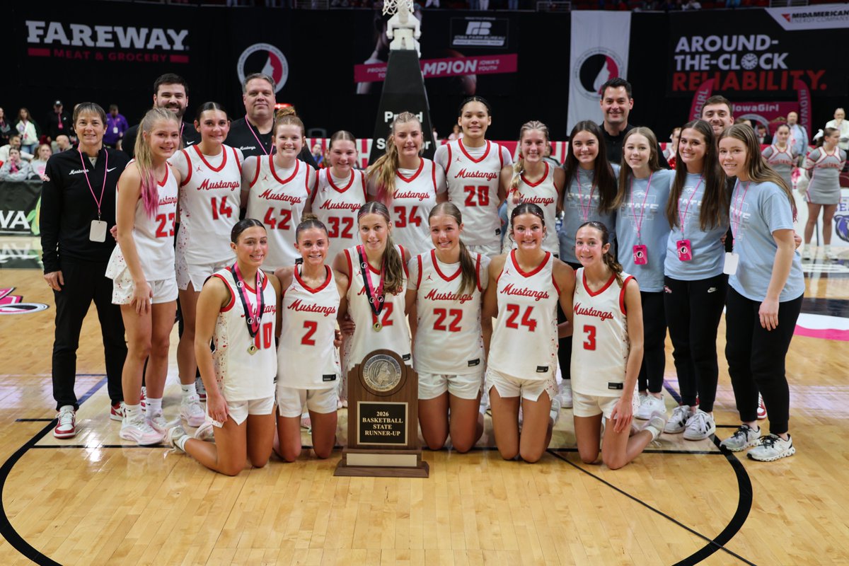 DCGDistrict's tweet photo. This team made memories that will last forever in our community (and across the country). 
We are proud of you! Congratulations on your state runner-up finish! https://t.co/hbu1otrPwf