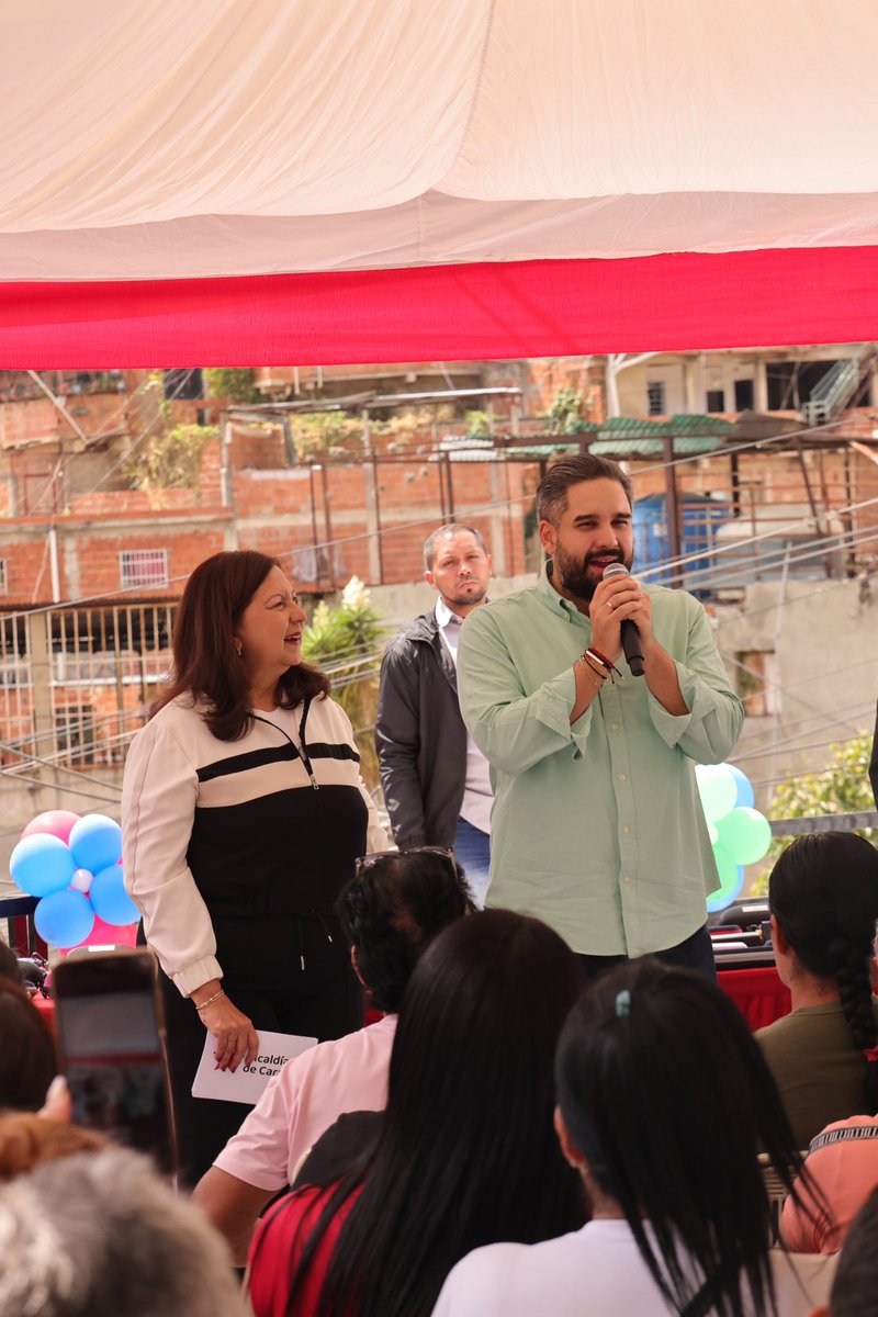 Desde la parroquia La Vega, ratificamos que no hay nada más gratificante que estar en el corazón de nuestras comunidades, escuchando, compartiendo y construyendo juntos. El deseo de ver a Venezuela avanzar está más vivo que nunca en cada mirada y en cada abrazo solidario 🤝
