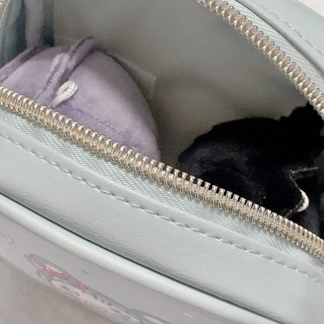 メゾピアノのポーチおきぬミニちゃん2人がぴったり入ってかわいい🩵🤍
なぁ、樺地？🥹