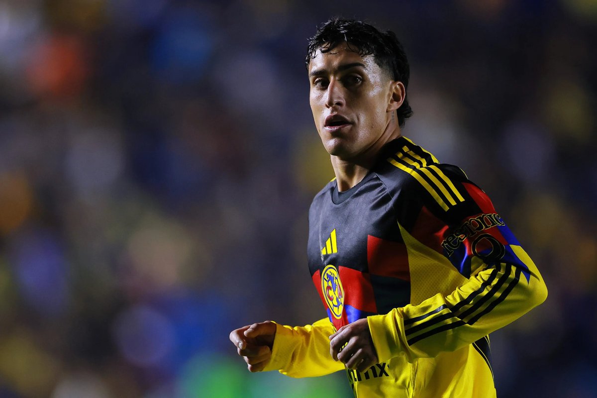 7ctcsCA_'s tweet image. -Sacrificio
-Buen tiro de izquierda y derecha
-Pases precisos.
-Millonario
-Exitoso
-Guapo

DON Alejandro Zendejas, el mejor 10 y mejor jugador de la liga mx.