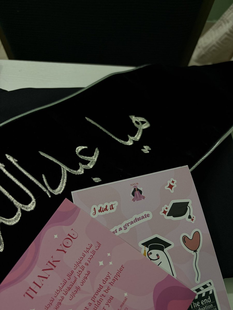 Hayaaa_08's tweet photo. وصلت عباة ال��خرج اخخخ مشاعر مو طبيعيه طبعا جبتها من متجر منال روعهههه وسعره التوصيل ماشاءالله https://t.co/iJ7iAqT9aA