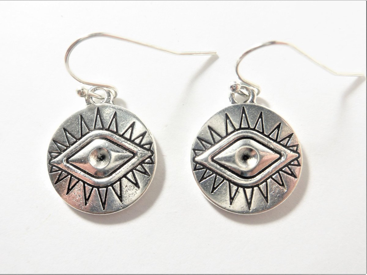 valroseshowers's tweet photo. Evil Eye Earrings: Antique Silver Dangle Charm, Protection Jewelry https://t.co/ARMV1qMPIe #EtsySeller #NewMexico #EtsyShop #SantaFe #EvilEyeCharm https://t.co/pnQmlBhDSl
