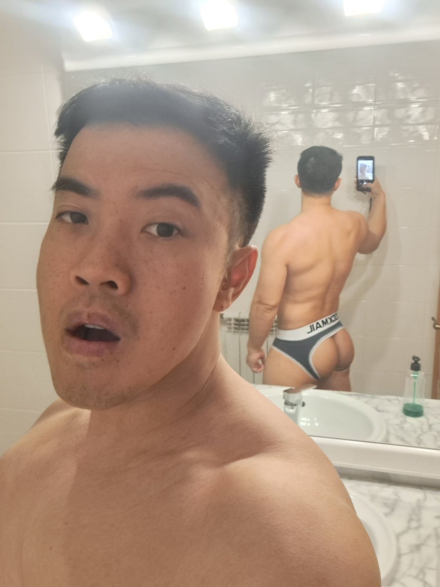 巴塞裸男 tweet media