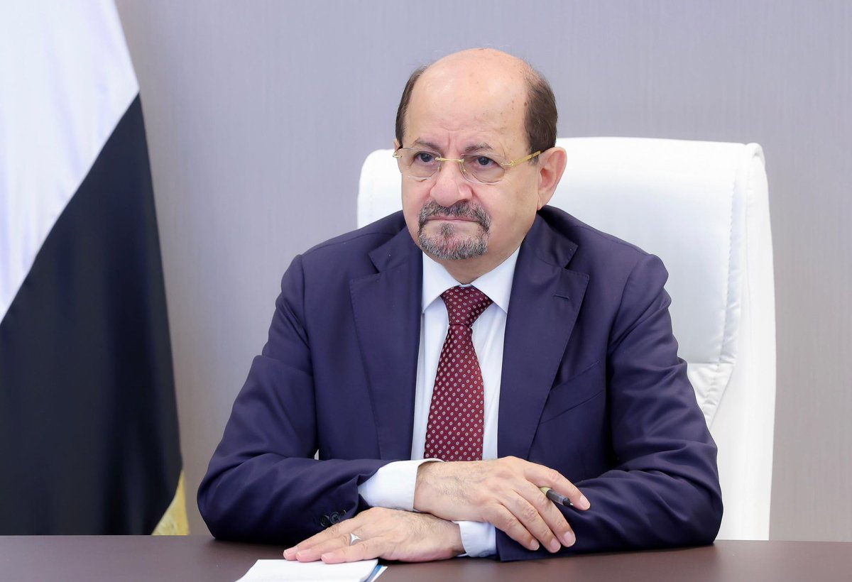 هل سيواصل الزنداني الحرب على الفساد التي أشعلها من قبله سالم بن بريك..؟
فالفَساد الذي تغلغل في مؤسسات الدولة أثقل كاهل المواطن وأرهق حياته، ولم يعد يحتمل مزيداً من الوعود!!
إما أن تستمر المعركة حتى اقتلاع جذوره…
أو تُضاف صفحةٌ جديدة إلى سجل الوعود التي تبدأ قوية وتنتهي بصمت.😷
