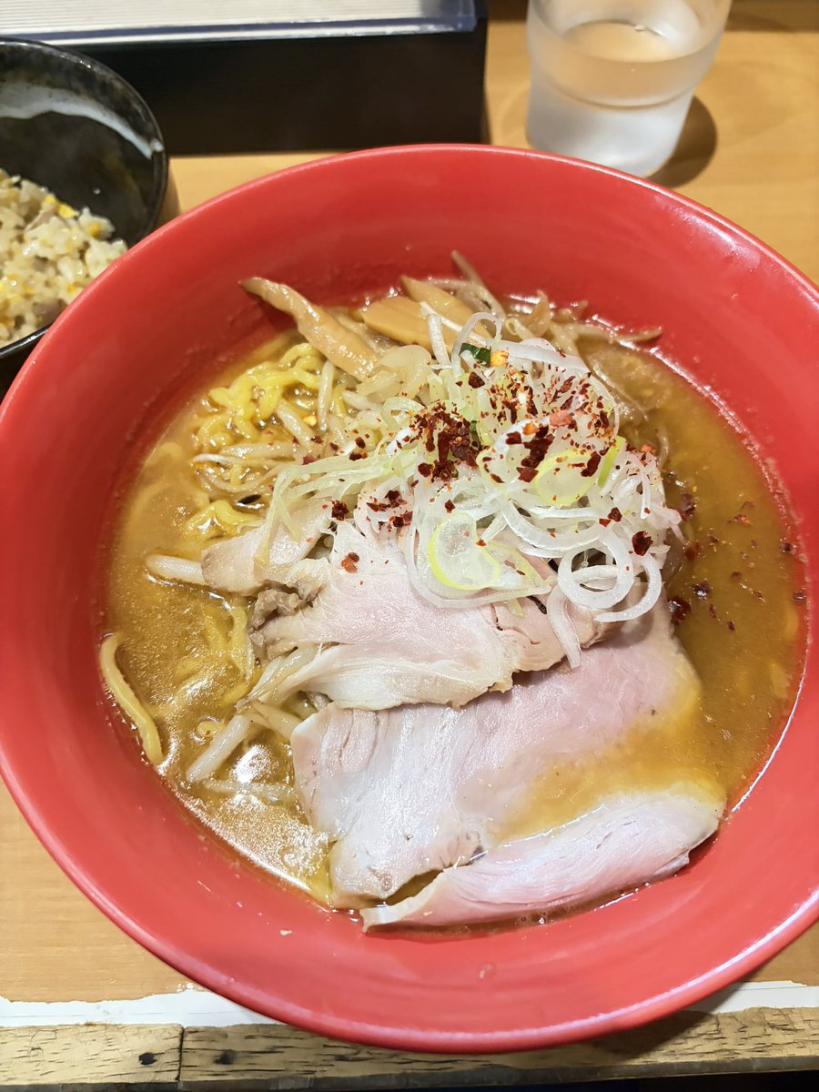 こにたん tweet media
