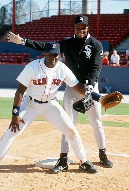 baseballinpix's tweet photo. Mo Vaughn and Frank Thomas, 1996. The previous two AL MVPS. https://t.co/ZAoScrfwX8
