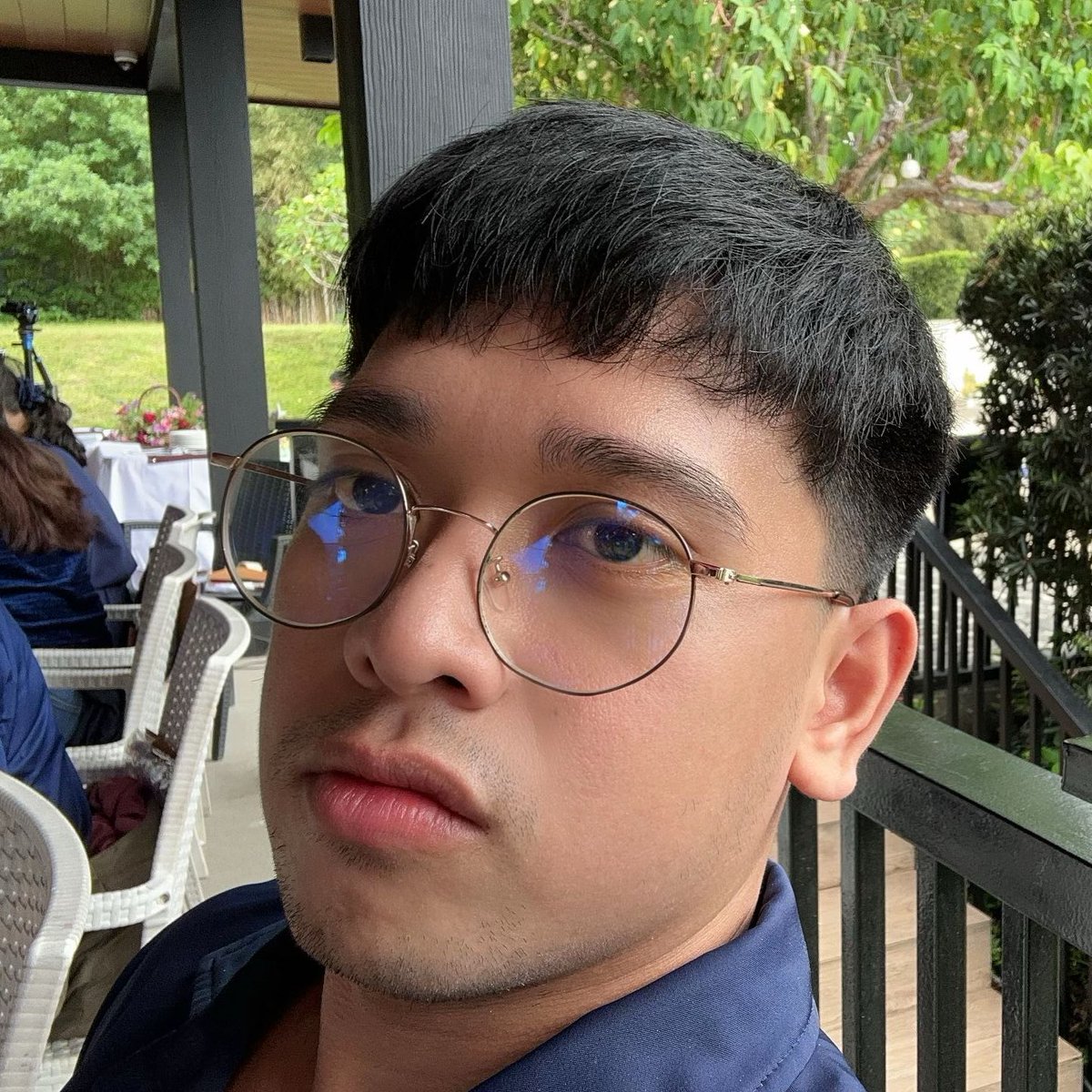 akobaloy's tweet photo. The face            vs         The Body https://t.co/bYC8FZlxgo