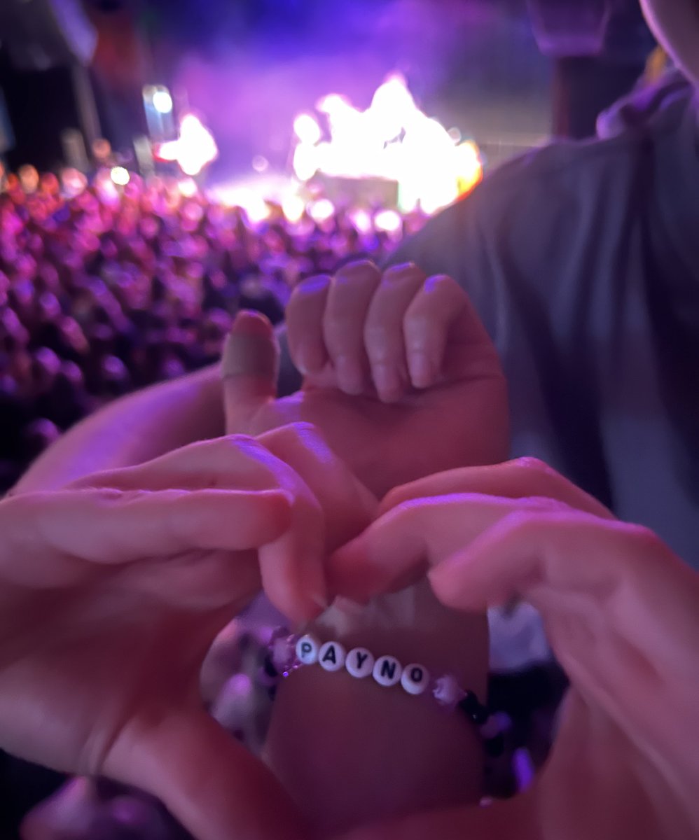 YNehir92's tweet photo. Always with you, always with me @LiamPayne ❤️🩹🪽…
So glad that our memorial in Cologne still stands, so we can come visit my angel 🥺
#RememberLiamPayne #MissYouLiam #AlwaysWithMe https://t.co/P0ZWYd8qeV