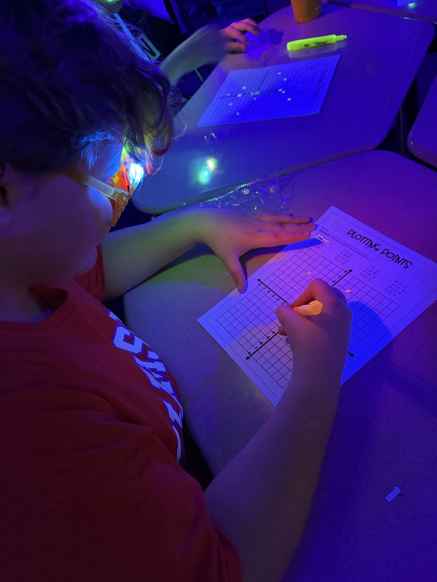 💚 Ms. McCoy’s 6th Grade Math class got to experience math while glowing in the dark on Friday 

🩷 Engagement, creativity, collaboration and FUN

🫶🏾 Loved to see their teachers creativity and the engagement and smiles from our scholars