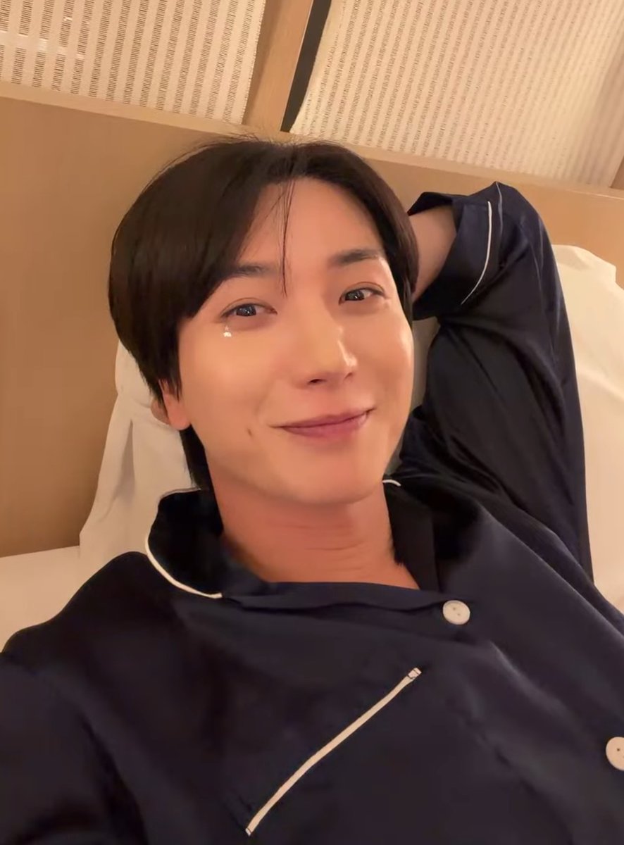 Casa_de_Teuk486's tweet photo. ・キュヒョン達と鉄板焼食べたよ
・月曜日に帰るよ
・次は東京ドームでやりたいな
・前日は千葉のゴルフ場に行ったの
・明日はフジTVで生中継されるよ
・可愛いクンちゃん話
・ベルーナは寒いから重ね着してねを繰り返す

可愛いな😍
今日の方が寒いから、みんな本当に暖かくして楽しもうね💙
#Leeteuk https://t.co/YdxcaMhWZ6