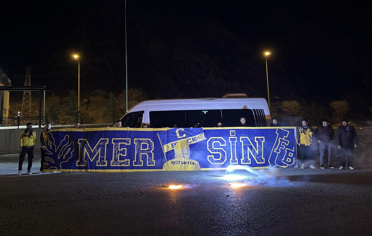 1907 ÜNİFEB Mersin Üniversitesi örgütlenmesi olarak Fenerbahçe - Samsunspor karşılaşması için İstanbul yolundayız.
#FenerbahçeninYolunda