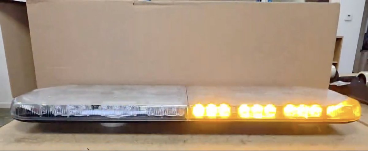 SVLIGHTS's tweet photo. Whelen Justice 44" inch 360 high intensity lightbar.
Super bright for day or night.

Price £495
360-degree high-intensity LED modules back/front for maximum coverage day or night.
12v with 3.5m of cable.
Easy mounting

Click on the link for easy ordering:
https://t.co/cmttybQkff https://t.co/Xtzr6ZL7HM