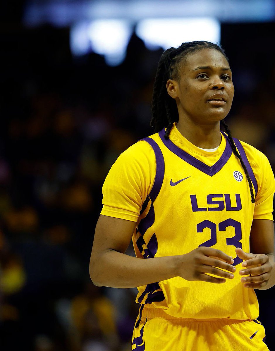 trendyhoopstars's tweet image. MiLaysia Fulwiley vs No. 3 South Carolina:

24 PTS
4 AST
2 STL+BLK
10-21 FG

✨