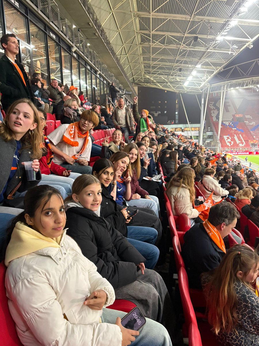 E_Oranje tweet media
