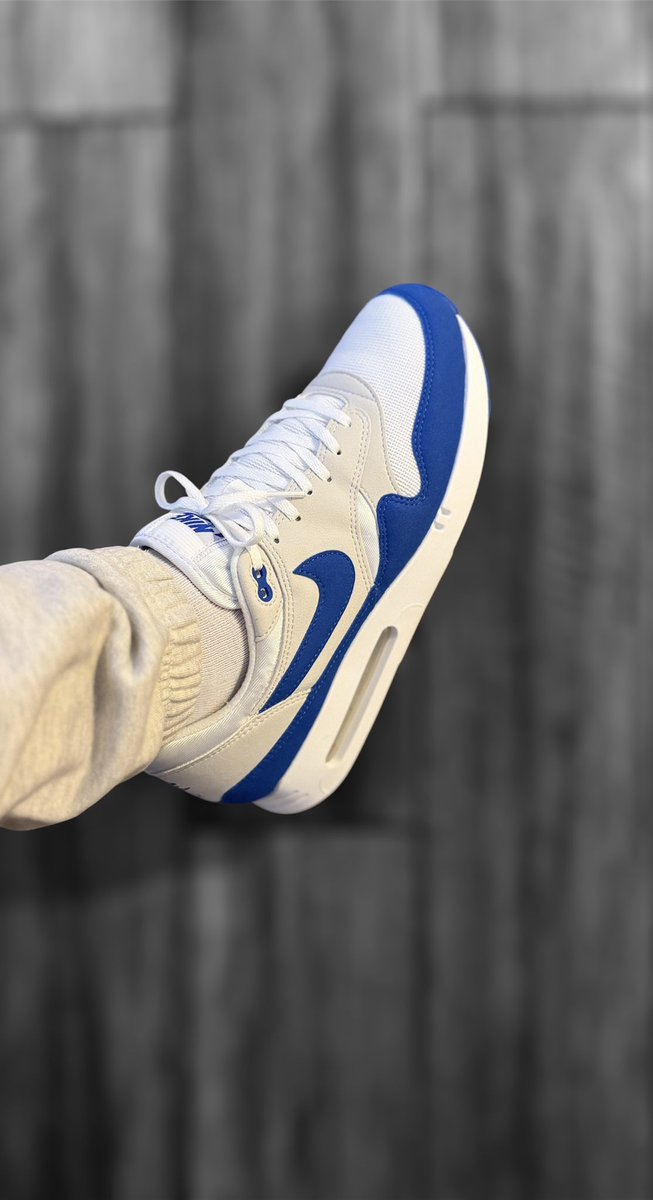 CHINNIE1380's tweet photo. Beer Testing!!! π»
β’
#Nike #AirMax #NikeAirMax1 #BigBubble #WearYourKicks #YourSneakersAreDope #KOTD #SMYFH #WDYWT #KickGameProper #ChinnieGotKicks #ChinnieKnows #Humble #SuckerFree #Brooklyn #LoveIsLove https://t.co/TXrEctdGRP