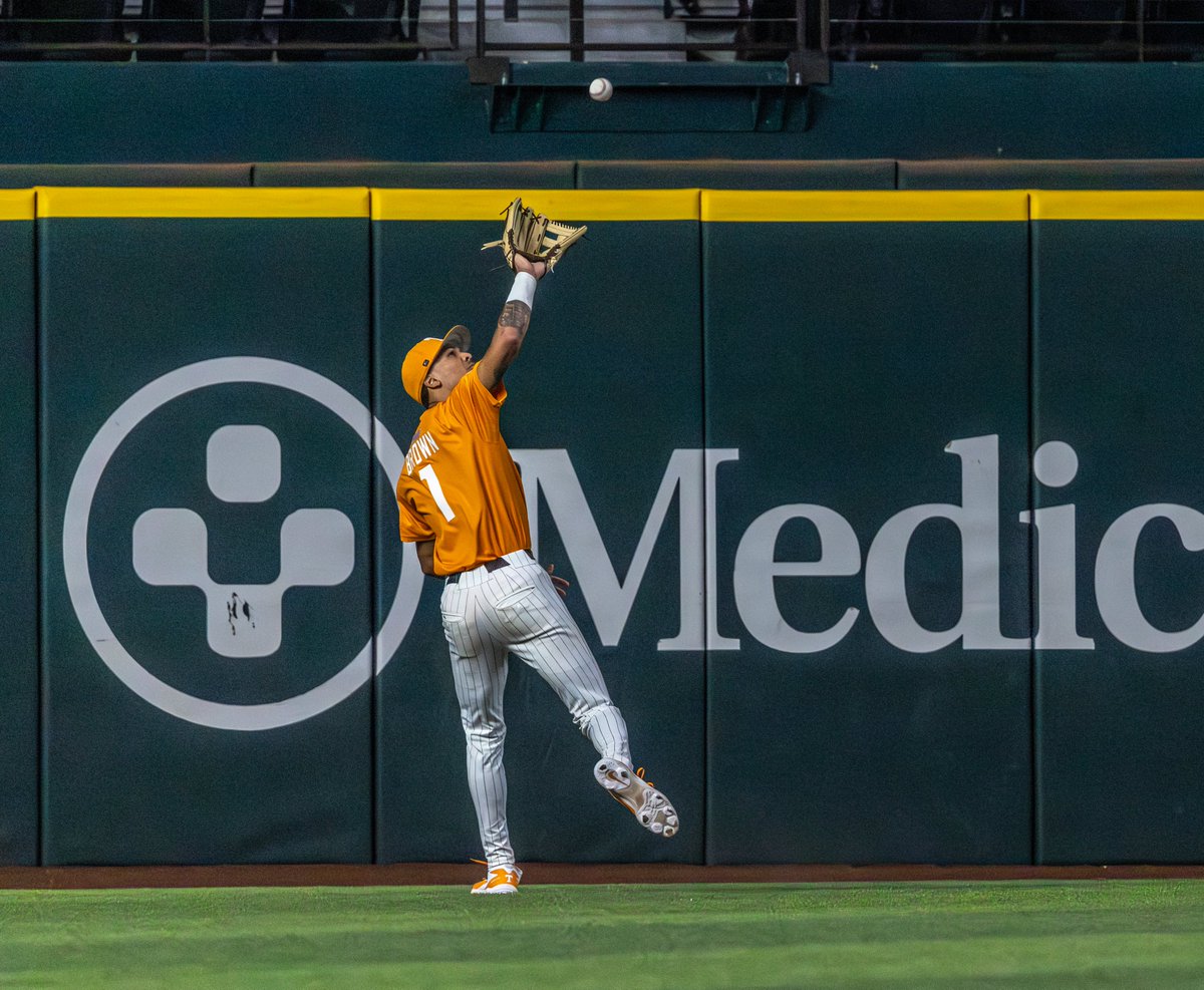 MABOWEN11's tweet photo. A look back at @HokiesBaseball v @Vol_Baseball at @GlobeLifeField here: https://t.co/nuAjqhDO6p https://t.co/8s6HybdGrD