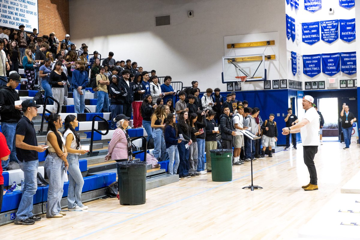 rj_mccauley's tweet photo. Over the last decade, thousands of students have heard the gospel and made decisions to follow Jesus at Ramona HS in Riverside, CA. This is what happens when students realize their school is their “mission field” and can make a difference for eternity. ❤️🔥 #RevivalGeneration https://t.co/7pw6JOOSiy