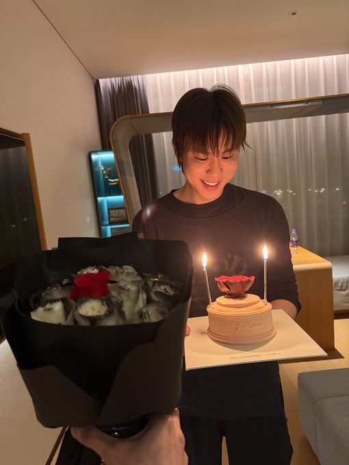 ขอให้มีความสุขสุขภาพแข็งแรง น่ารักแบบนี้ไปนานๆนะขอให้คนค้นพบเยอะๆนะ  ปีนี้ก็รู้จักมาเข้าปีที่4 ไม่เคยเจอ ไม่เคยไปหา แต่เป็นกำลังใจให้ห่างๆนะ สักวันเราคงได้เจอกัน🎂 #Prem28thBornToShine