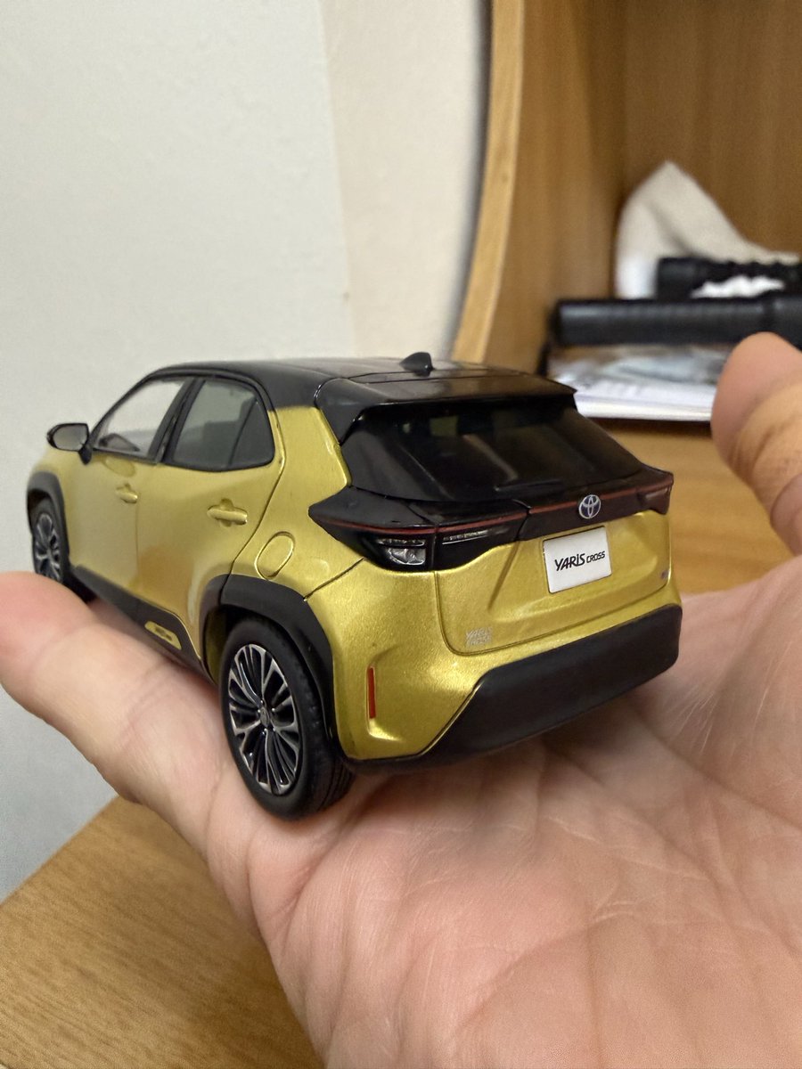 BrotherKim7's tweet photo. ヤリスクロスのミニカーget!!
86のリアルなのも欲しい！！ https://t.co/idtAyUDHXG