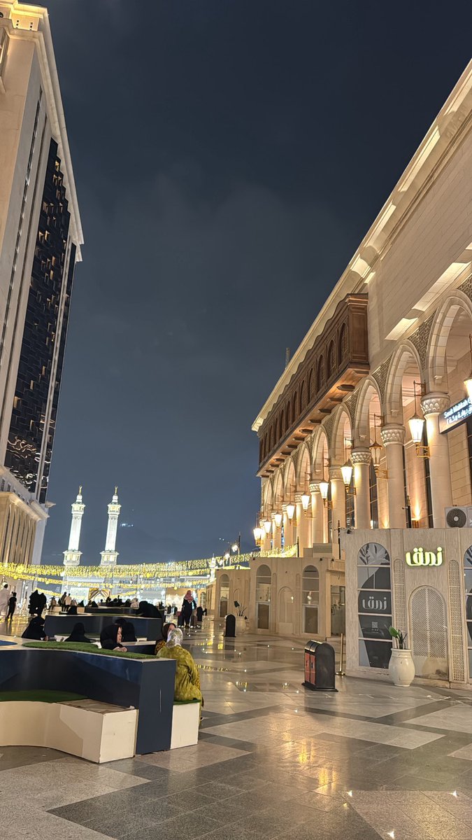 d_sh66's tweet photo. الحمدلله الذي بلغني العمرة ويسّرها.
ربي اجعل هذا البلد آمنًا مطمئنًا 🕋🇸🇦 https://t.co/5s0sPE1Soi