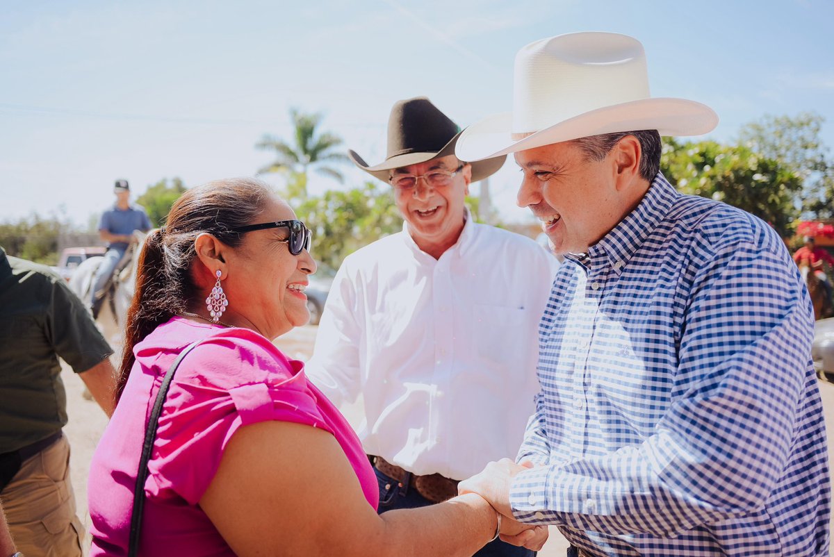 Por invitación de ganaderas y ganaderos de Bácum, tuvimos una reunión para dialogar sobre los retos y desafíos del sector.🐮🐴

Agradezco al presidente de la Asociación Ganadera Local, Humberto Amparano Vega, por convocar y trabajar a favor de la ganadería de la región. 🤠